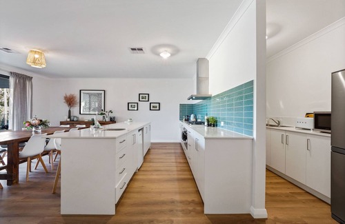 Quedjinup House | Casa Dee - Rural Family Retreat. Heated pool. 5 mins from Dunsborough Town/Beach