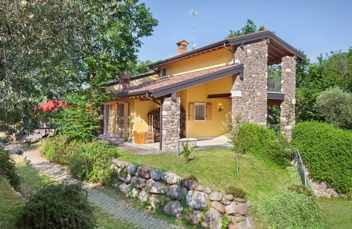 Affi Ski Chalet | Casa del Bosco for 8 People