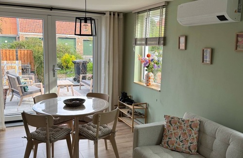 Westkapelle House | Casa Del Faro, Charming 2-bedroom house with WiFi and AC in adorable Westkapelle