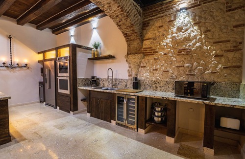 Cartagena Walled City Villa | Casa Del Hidalgo - 7 BR Walled City Colonial Villa
