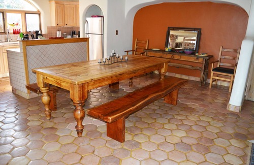 Arroyo Seco House | Casa del Lujo Open Floor Plan Great Mountain Views pool tennis Hot Tub wi-fi
