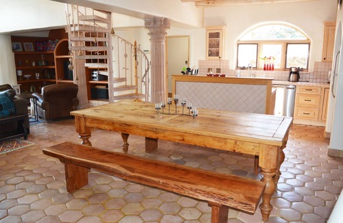 Arroyo Seco House | Casa del Lujo Open Floor Plan Great Mountain Views pool tennis Hot Tub wi-fi