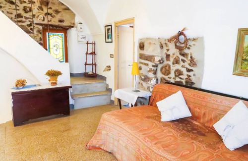 Ceriana House | Casa del Pittore by Interhome