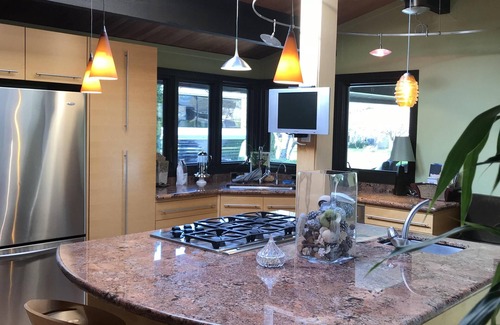 Harlow House | Casa Del Root With Pool, Hot Tub, Paddle Boarding, Running & Bike Trails