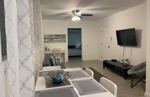 Bayamon House | Casa del Sol -Unit B