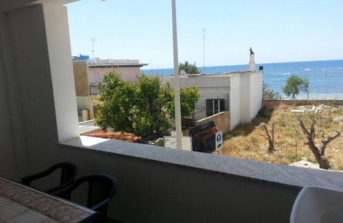 Torre Pali Apartment | Casa del Sole 2 in Torre Pali, 20 meters from the beach