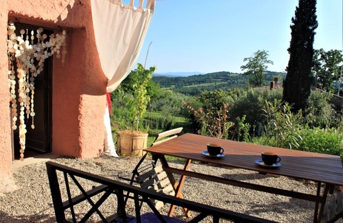 Sorano House | Casa del Sorriso - old stone house in the middle of nature
