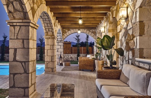 Gaitanion House | Casa di Pietra - 4 Bedroom Villa with Private Pool