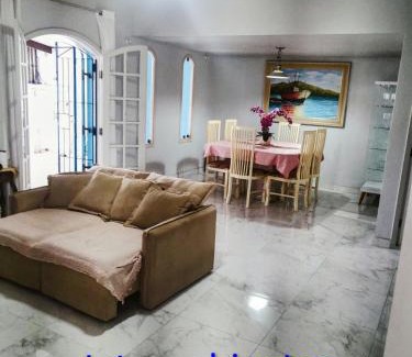 Umuarama House | Casa Dna Nair Gus