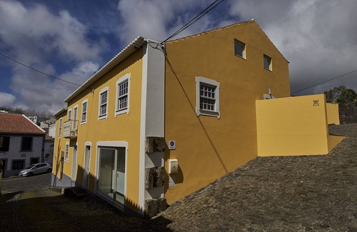 Angra do Heroismo House | Casa do Becco - with breathtaking views of the ocean and the historic center