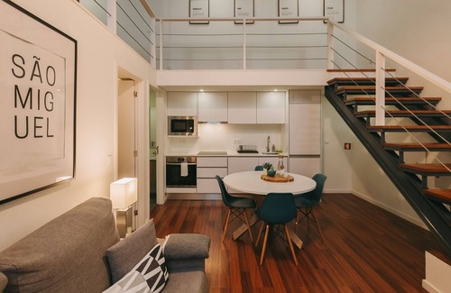 Ponta Delgada Condo | Casa do Contador - Suite Deluxe Mezzanine