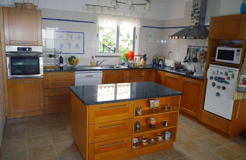 Estreito da Calheta House | 'Casa do Gabriel' spacious Madeirian villa with private garden and ocean view