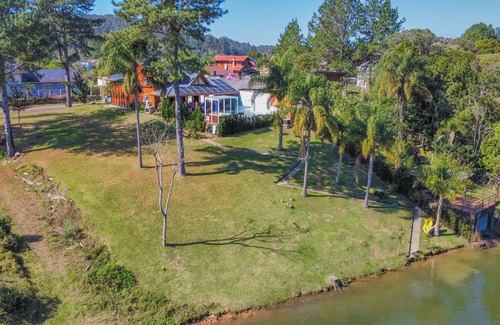 Rio dos Cedros Villa | Casa Do Lago Pinhal - Rio dos Cedros