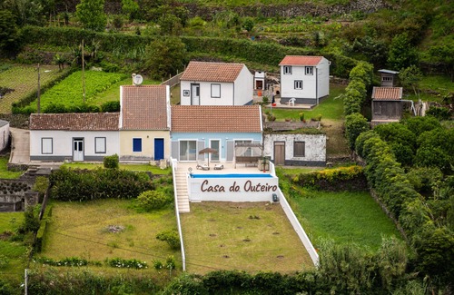Faial Da Terra Cottage | Casa do Outeiro in a rural area