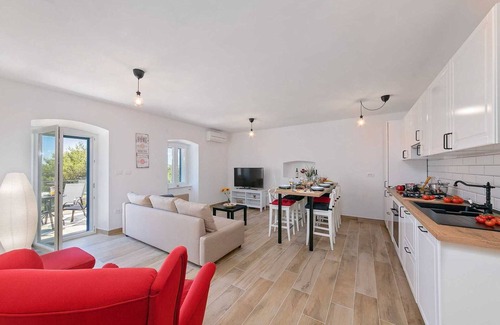 Viskovici Villa | Casa Dorella in peaceful location with a sea view