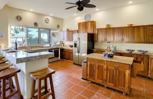 Santa Maria Colotepec Villa | Casa Doris Stylish Ocean Front Villa Resort with Full Service