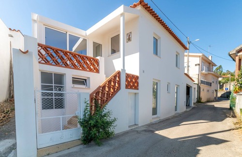 Miranda do Corvo Cottage | Casa dos Copos - Drinks House