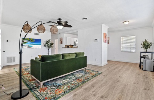Lantana House | Casa Dove: Pool & King 2mi Beach, with King Bedn
