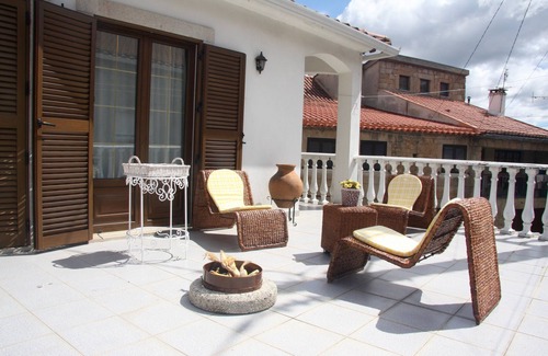 Fundao House | CASA DUAS FONTES - in the historic center of the village and next to the river pool