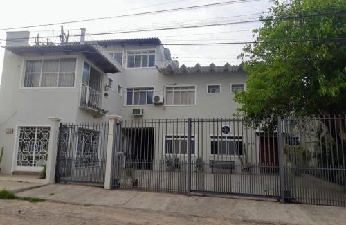 Vargas House | Casa e Ateliê de pintura Neiva Mario