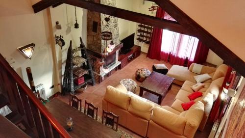 Otero de Herreros House | Casa El balcón de Iria