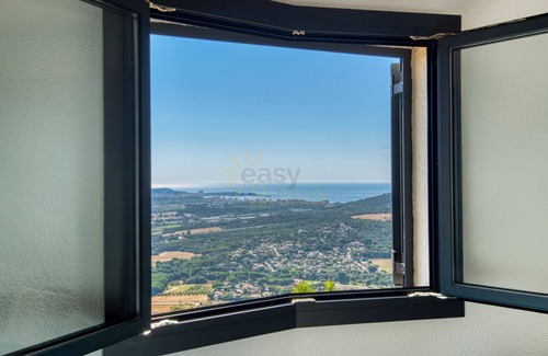 Calonge Ski Chalet | Casa El Mirador: Villa in the upper part of Cabanyes with magnificent sea view.