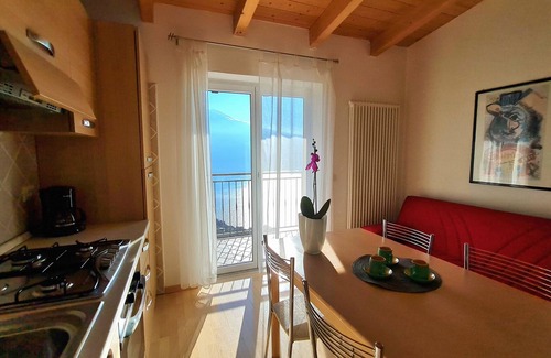 Arias Apartment | Casa Elka Balcony 6 Lake view