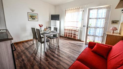 Arias Apartment | Casa Elka Residence Lake view and pool by Garda Domus Mea
