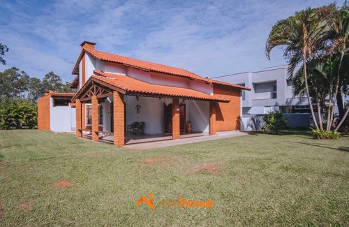 Aguas de Santa Barbara House | Casa em Santa Bárbara com piscina e forno a lenha