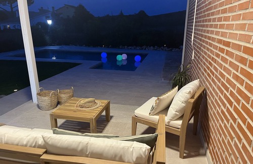 Pelayos de la Presa Ski Chalet | Casa EN LA Naturaleza, Cerca Pantano DE SAN Juan, Ideal Para Darte UN Chapuzón