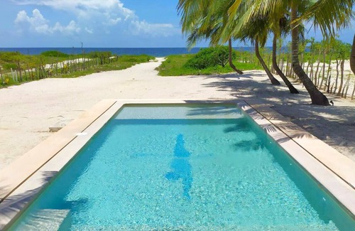 San Crisanto House | Casa en la Playa Frente al mar con Alberca