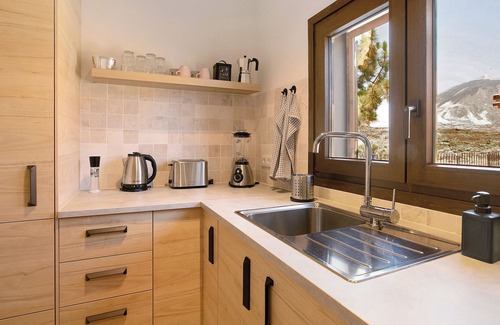 Chejilipes Ski Chalet | 'Casa En Parque Nacional Del Teide' with Sea View, Private Terrace and Wi-Fi