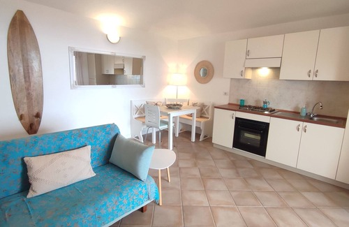 Paduledda Apartment | Casa Escondida, large veranda with sea and sunset view, 2 minutes from Isola Rossa