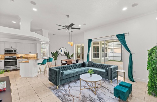 Plymouth House | Casa Esmeralda w/Kg Bd - Heated Pool - Lanai Bonfire