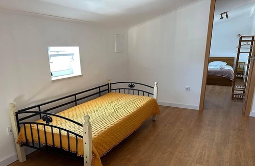 Abrantes House | Casa Espaçosa com Piscina Privada Perto das Praias Fluviais do Zêzere