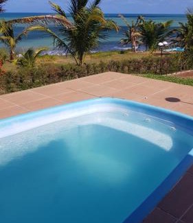 Zumbi House | Casa espetacular em condomínio pé-na-areia, PZ11
