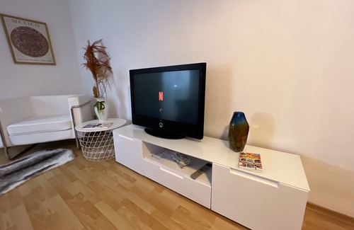 Duisburg Mitte Apartment | Casa Estrella -5 min zum Duisburg Hbf, -nähe Uni Duisburg/essen -erdgeschoss