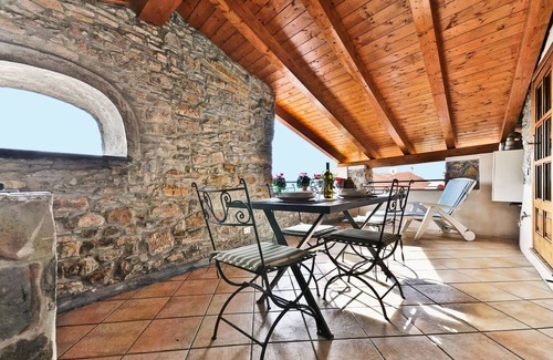 Civezza House | (Casa Felice is a two bedroom apartment sleeps 5)