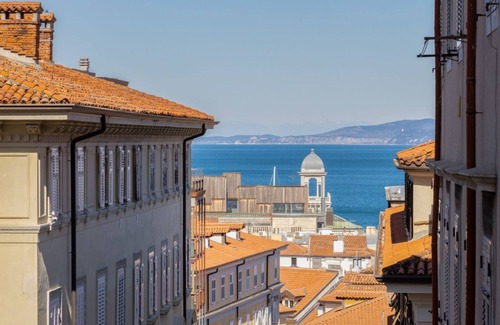 Citta Nuova-Barriera Nuova-San Vito-Citta Vecchia Apartment | Casa Filò, a Trieste view