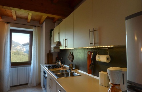 Fornico Apartment | Casa FORNICO: 2 apartments with terraces and breathtaking views of Lake Garda