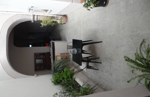 La Cruz House | CASA GALERÍA QUINTO ELEMENTO