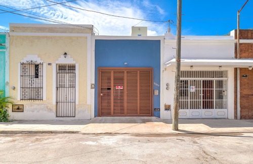 Barrio de Santiago House | Casa Gatita, Santiago Stunner with Garage
