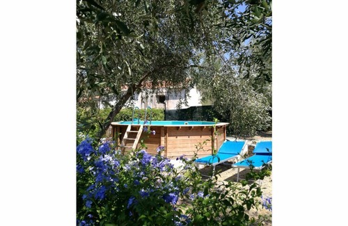 Civezza House | CASA Giardino with shared pool & large garden 6 persons