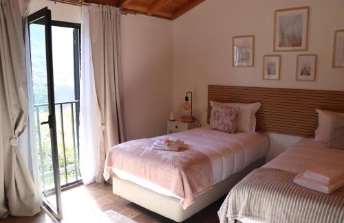 Sao Vicente House | CASA GIRASSOL " uma Janela para o Nascer do Sol "