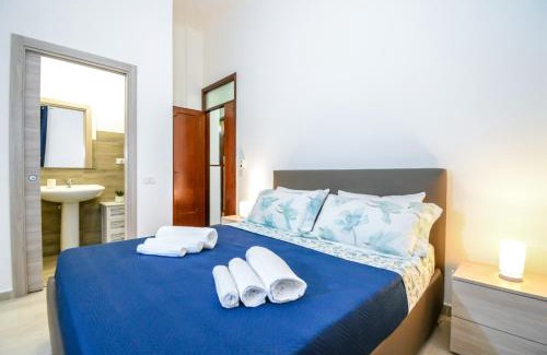 Gioiosa Marea Apartment | Casa Giulia Spiaggia 270 m - Appartamento in centro con Cortile