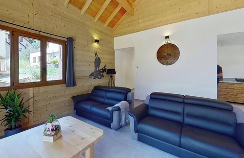 Aiguilles Apartment | CASA-Grand Laus: Duplex familial, sauna et jacuzzi
