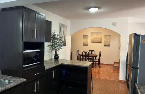 Hermosillo Apartment | Casa grande y centrica, 3 cuartos y 2 baños