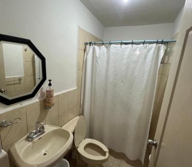 Hermosillo Apartment | Casa grande y centrica, 3 cuartos y 2 baños