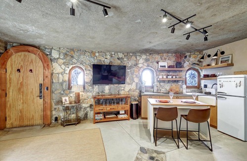 San Marcos Cottage | Casa Grotto - 1 Bed Stone Cottage w/Panoramic Ocean Views, Stone Shower, & Gym