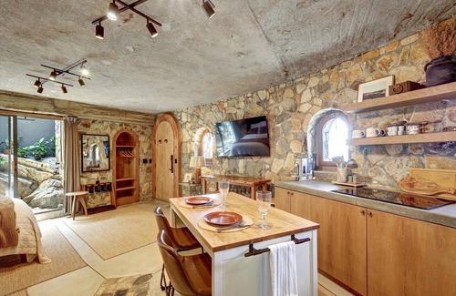 San Marcos Cottage | Casa Grotto - 1 Bed Stone Cottage w/Panoramic Ocean Views, Stone Shower, & Gym
